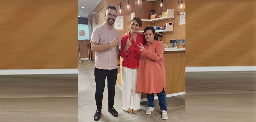 Une clinique de la capitale du Royaume, intègre une personne trisomique dans son staff de restauration